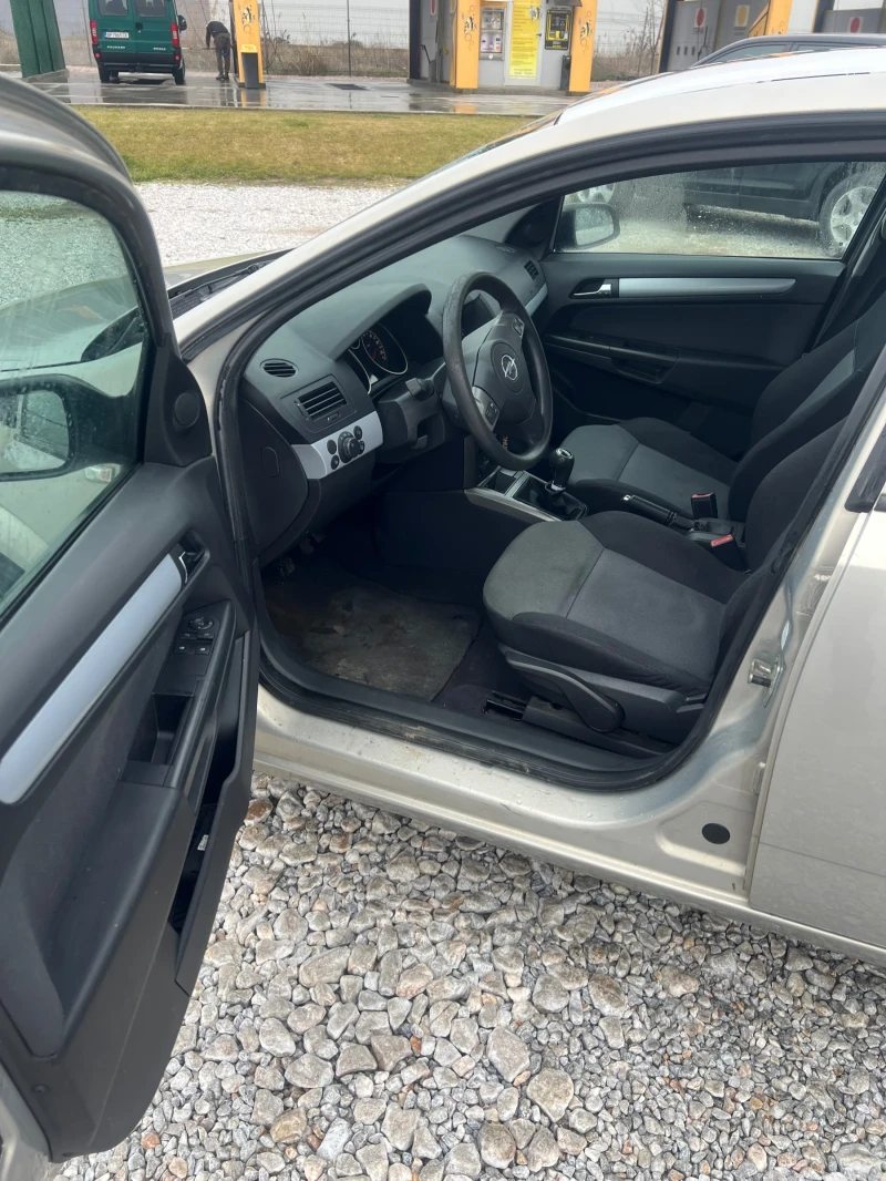 Opel Astra 1.7 CDTI, снимка 8 - Автомобили и джипове - 53487581