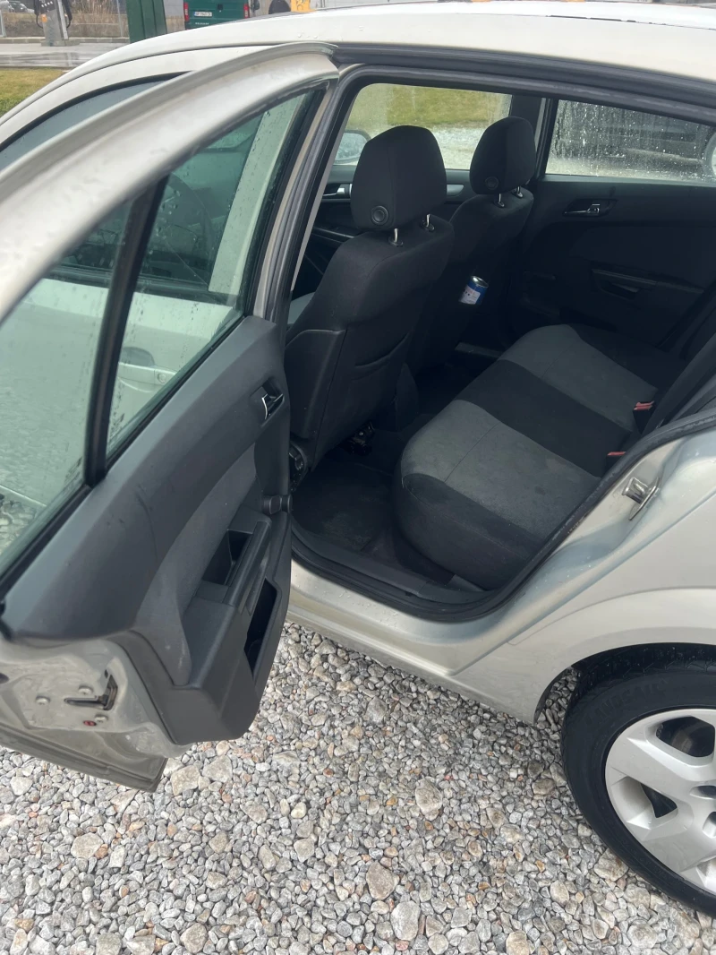 Opel Astra 1.7 CDTI, снимка 6 - Автомобили и джипове - 53487581