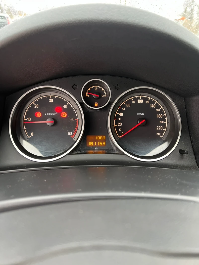 Opel Astra 1.7 CDTI, снимка 10 - Автомобили и джипове - 53487581