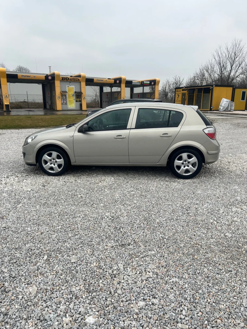 Opel Astra 1.7 CDTI, снимка 2 - Автомобили и джипове - 53487581