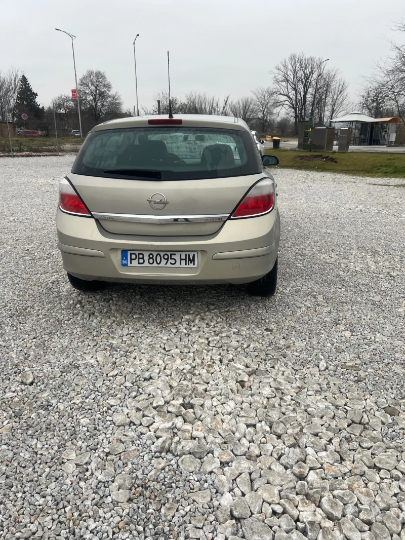 Opel Astra 1.7 CDTI, снимка 3 - Автомобили и джипове - 53487581