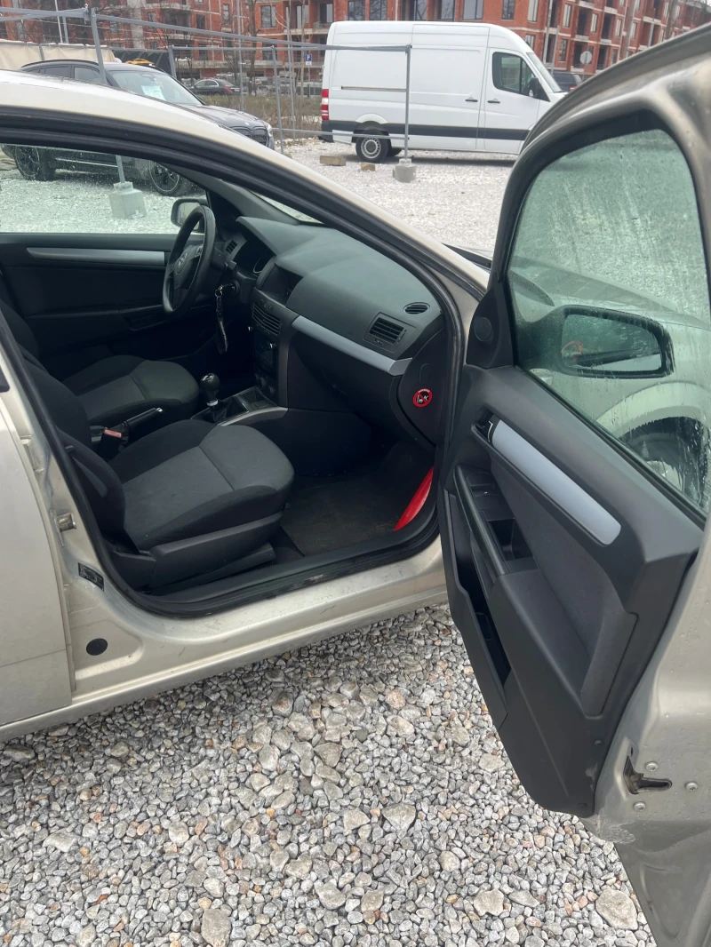 Opel Astra 1.7 CDTI, снимка 7 - Автомобили и джипове - 53487581