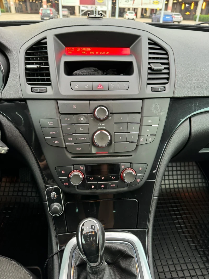 Opel Insignia 2.0 евро 5 кожа , снимка 8 - Автомобили и джипове - 53098731