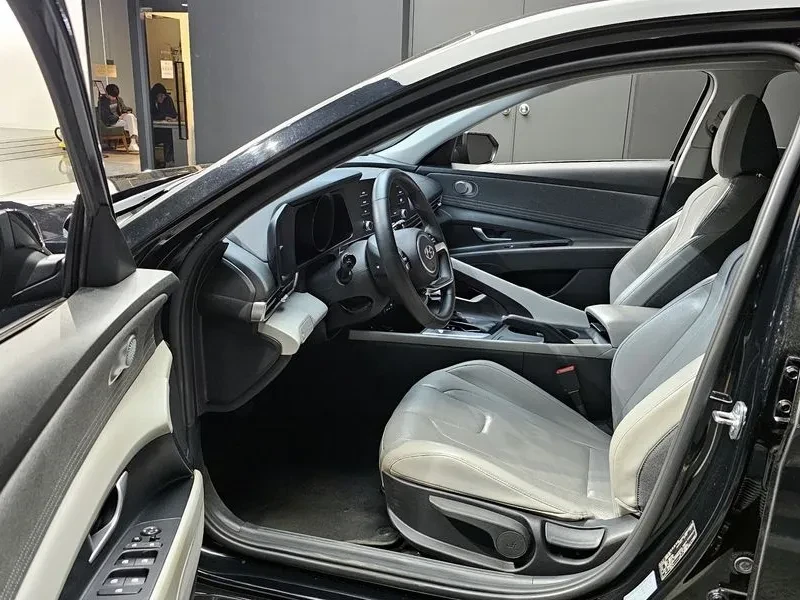 Hyundai Elantra 1.6 MODERN, снимка 10 - Автомобили и джипове - 55217285
