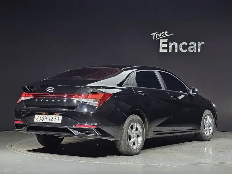 Hyundai Elantra 1.6 MODERN, снимка 2 - Автомобили и джипове - 55217285