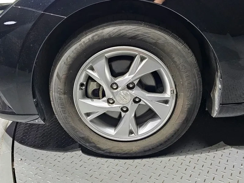 Hyundai Elantra 1.6 MODERN, снимка 5 - Автомобили и джипове - 55217285