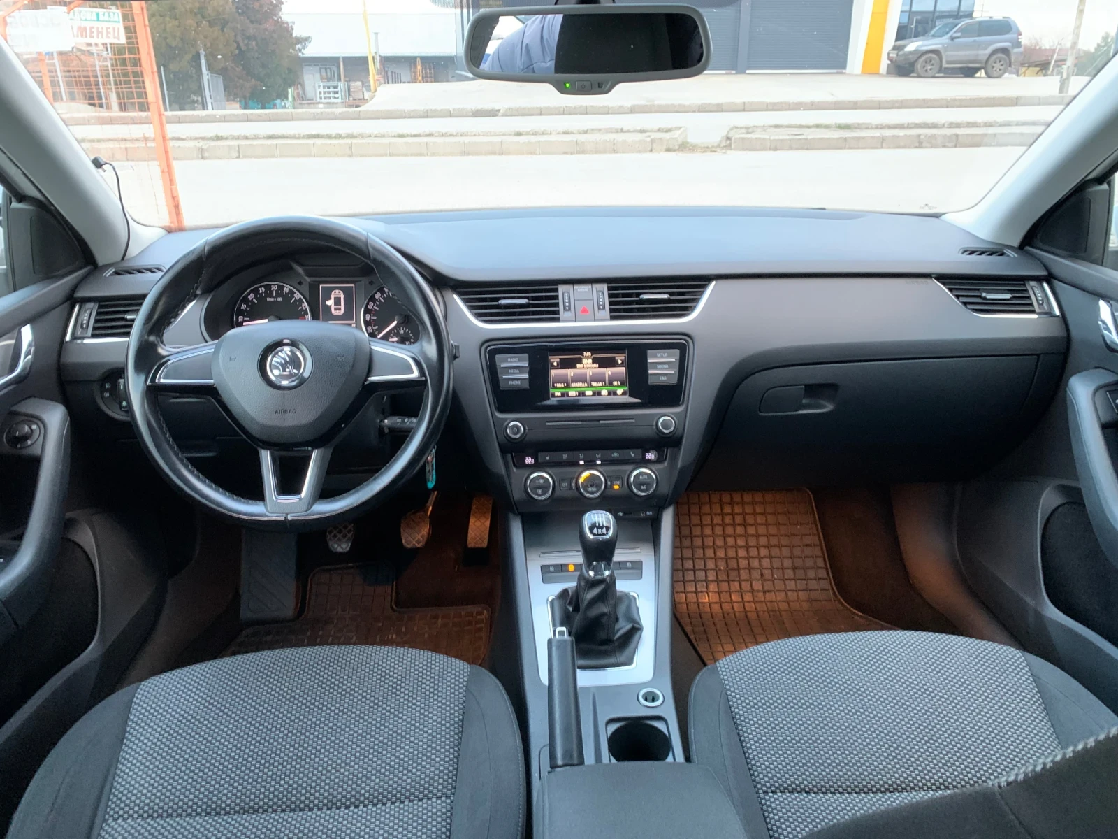 Skoda Octavia 1.6TDI     4x4 - изображение 7