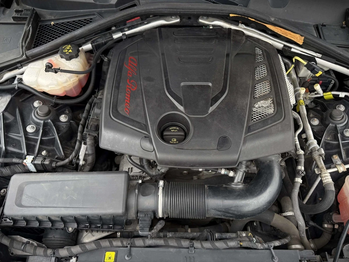 Alfa Romeo Giulia 2.0 Q4 ZF8 / PANO / RED LEATHER | Mobile.bg   15