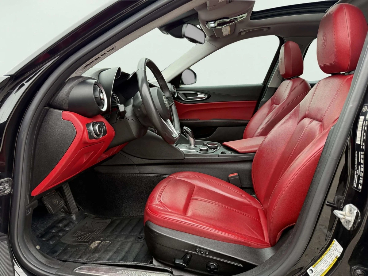 Alfa Romeo Giulia 2.0 Q4 ZF8 / PANO / RED LEATHER | Mobile.bg   5