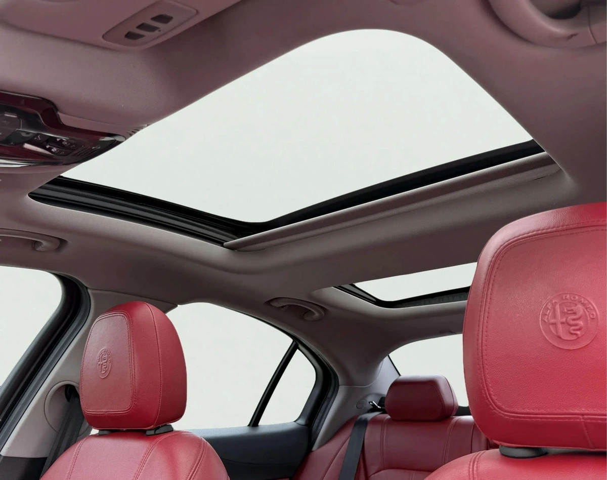 Alfa Romeo Giulia 2.0 Q4 ZF8 / PANO / RED LEATHER | Mobile.bg   12