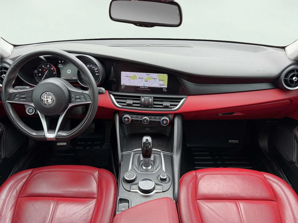 Alfa Romeo Giulia 2.0 Q4 ZF8 / PANO / RED LEATHER | Mobile.bg   9