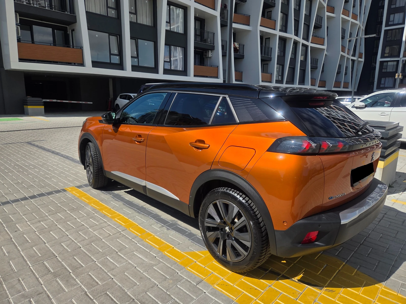 Peugeot 2008 GT LINE, FULL LED, ПАНОРАМА, снимка 4 - Автомобили и джипове - 52525541