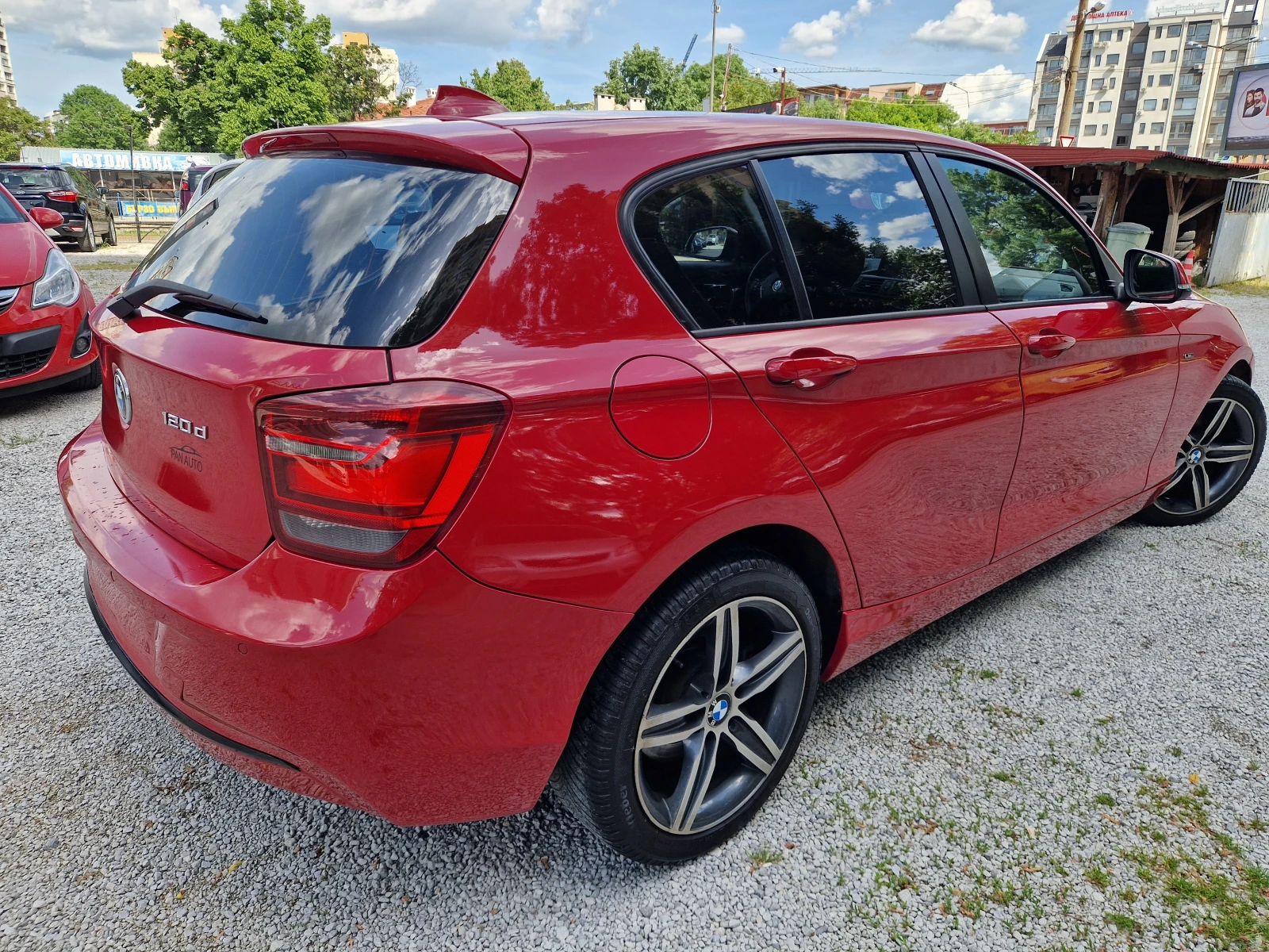 BMW 120 D/автоматик, снимка 5 - Автомобили и джипове - 53292507