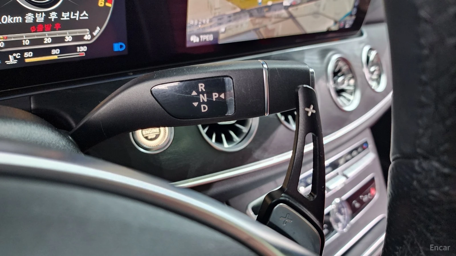 Mercedes-Benz E 220 DIGITAL* ПАМЕТ* BURMESTER* AMG* КАМЕРА* ПАНО, снимка 9 - Автомобили и джипове - 55459599