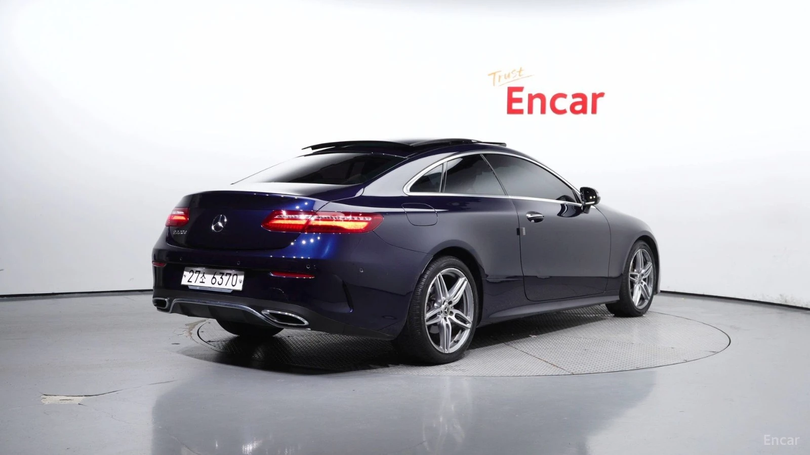 Mercedes-Benz E 220 DIGITAL* ПАМЕТ* BURMESTER* AMG* КАМЕРА* ПАНО, снимка 2 - Автомобили и джипове - 55459599
