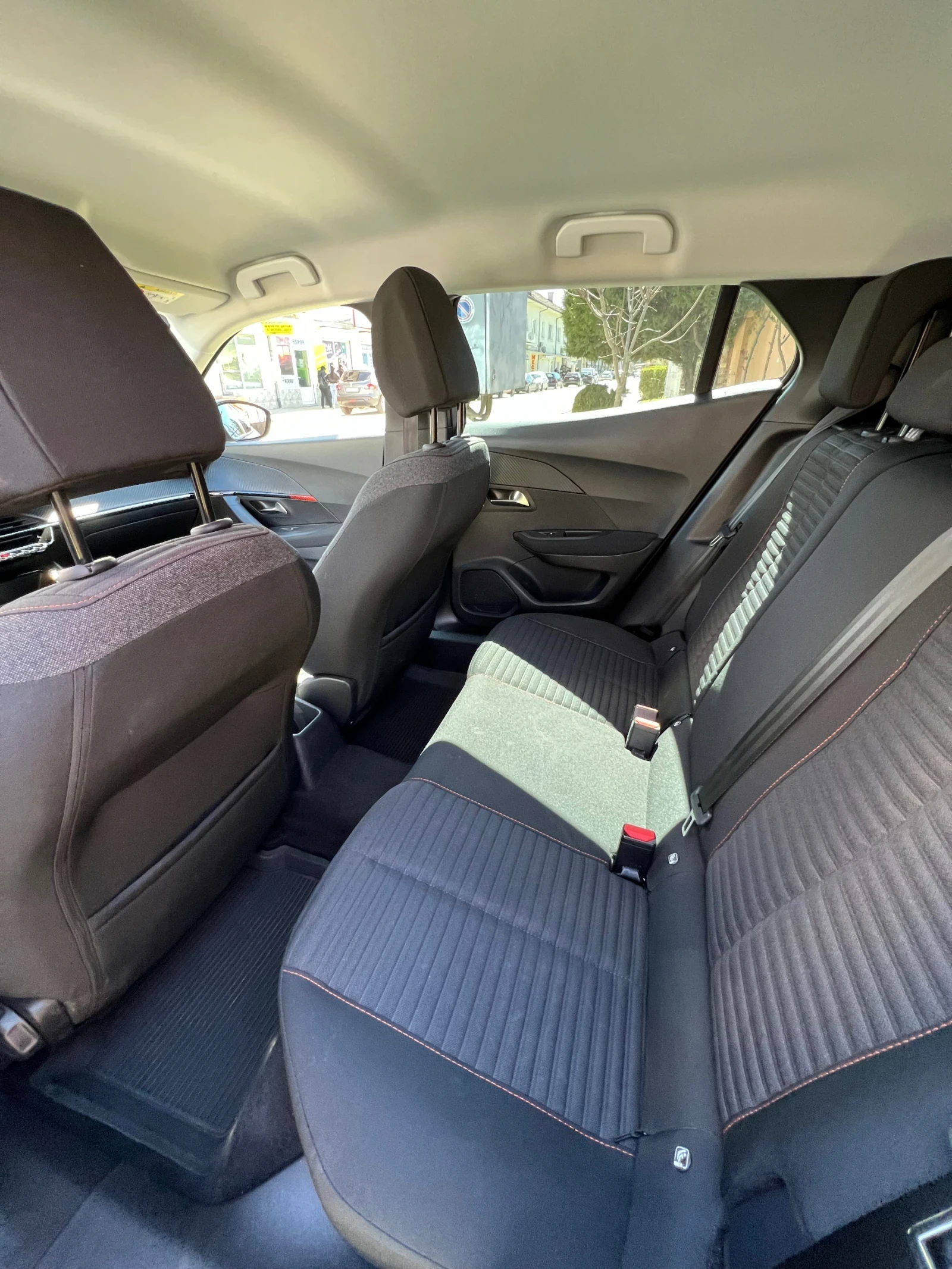 Peugeot 2008 ACTIVE PACK 35K km гаранция 09.2027, снимка 5 - Автомобили и джипове - 55736691