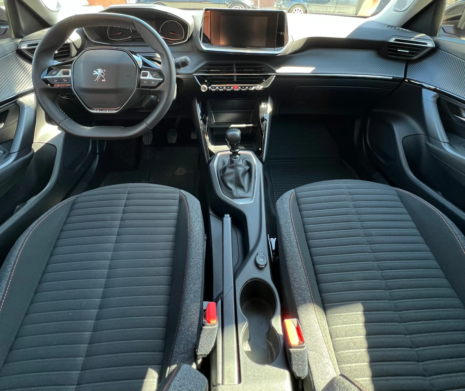 Peugeot 2008 ACTIVE PACK 35K km гаранция 09.2027, снимка 4 - Автомобили и джипове - 55736691