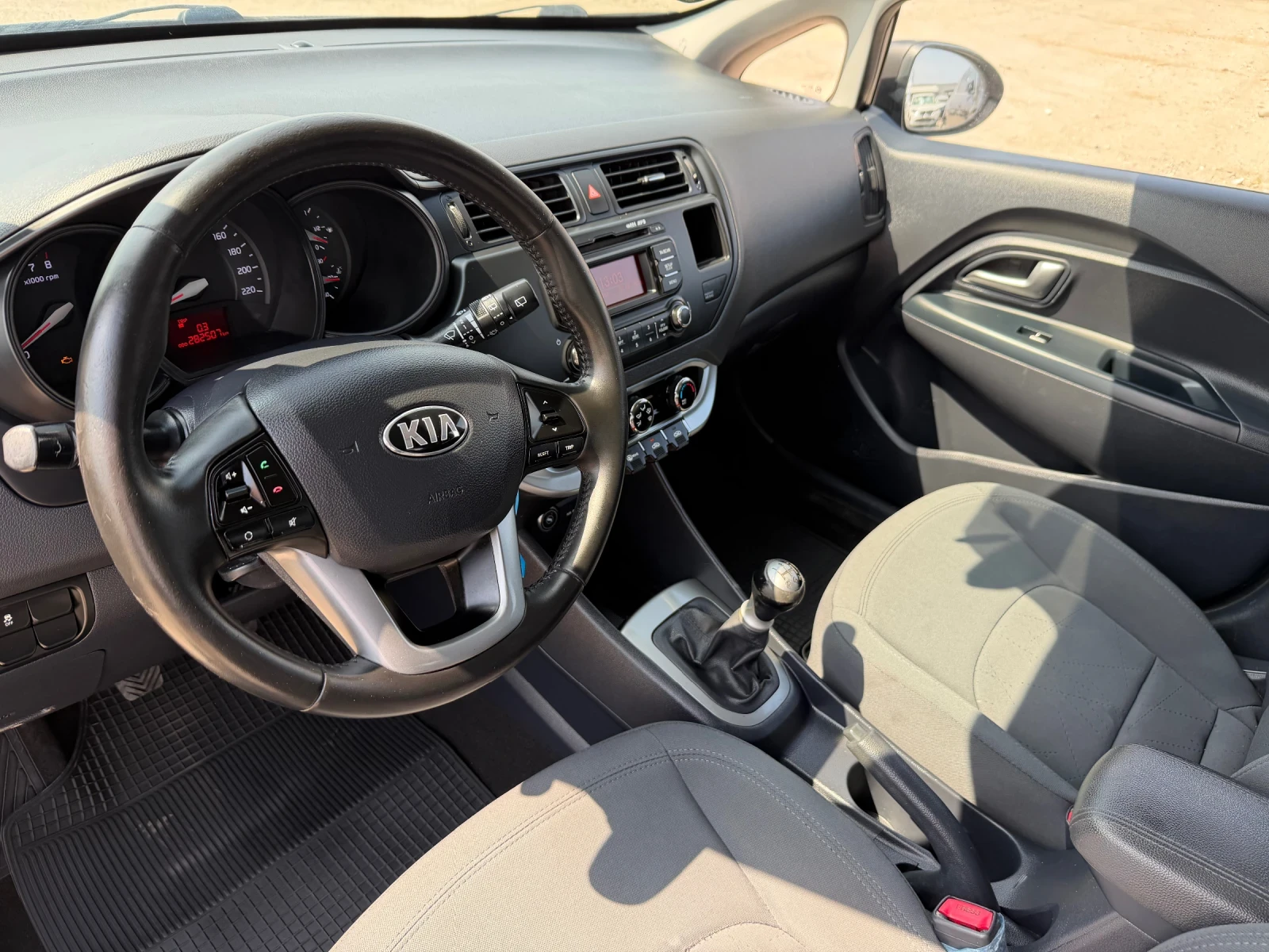 Kia Rio 1.25 ГАЗ, снимка 10 - Автомобили и джипове - 55829895