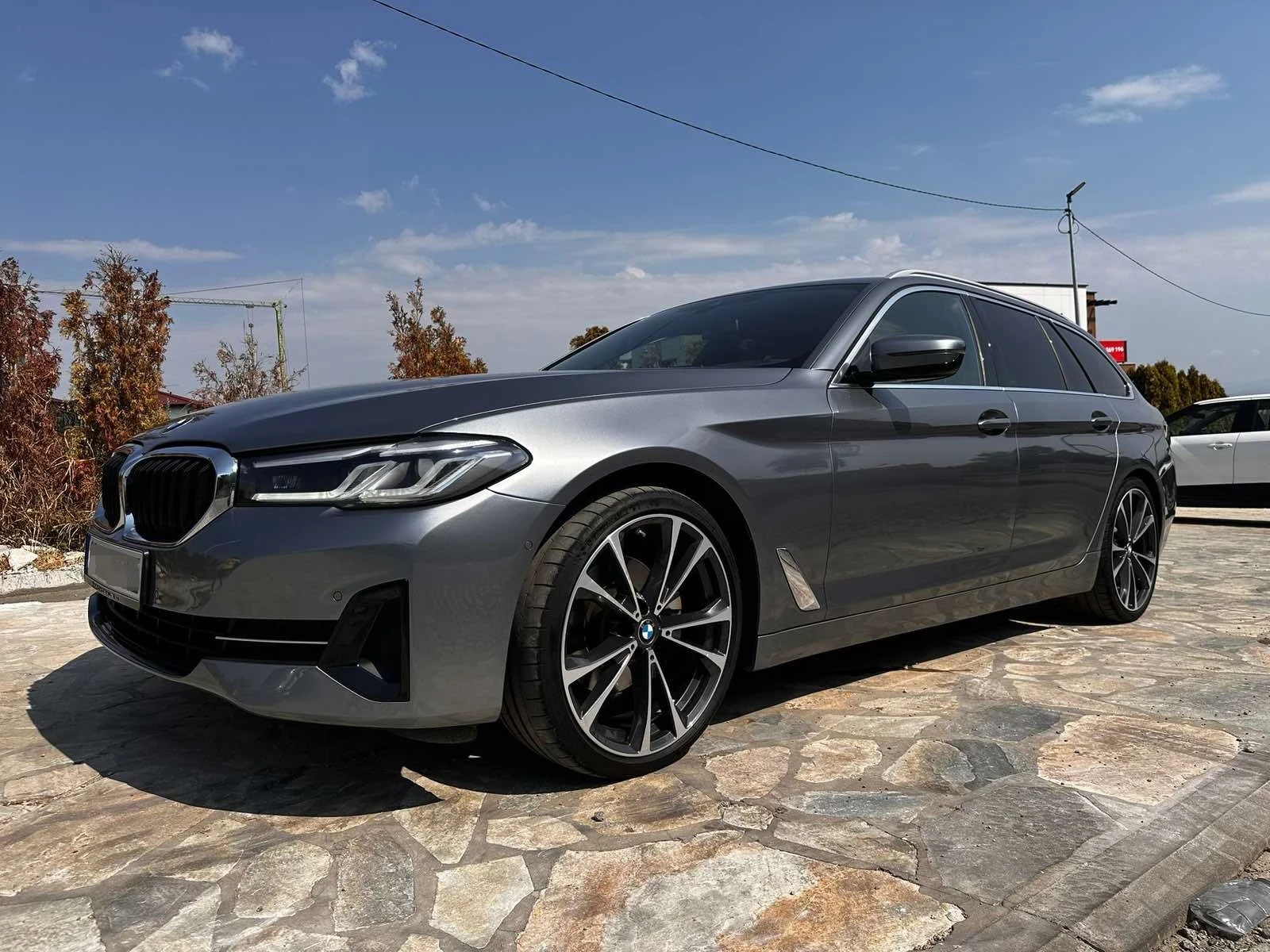 BMW 520 X drive, снимка 3 - Автомобили и джипове - 55888874