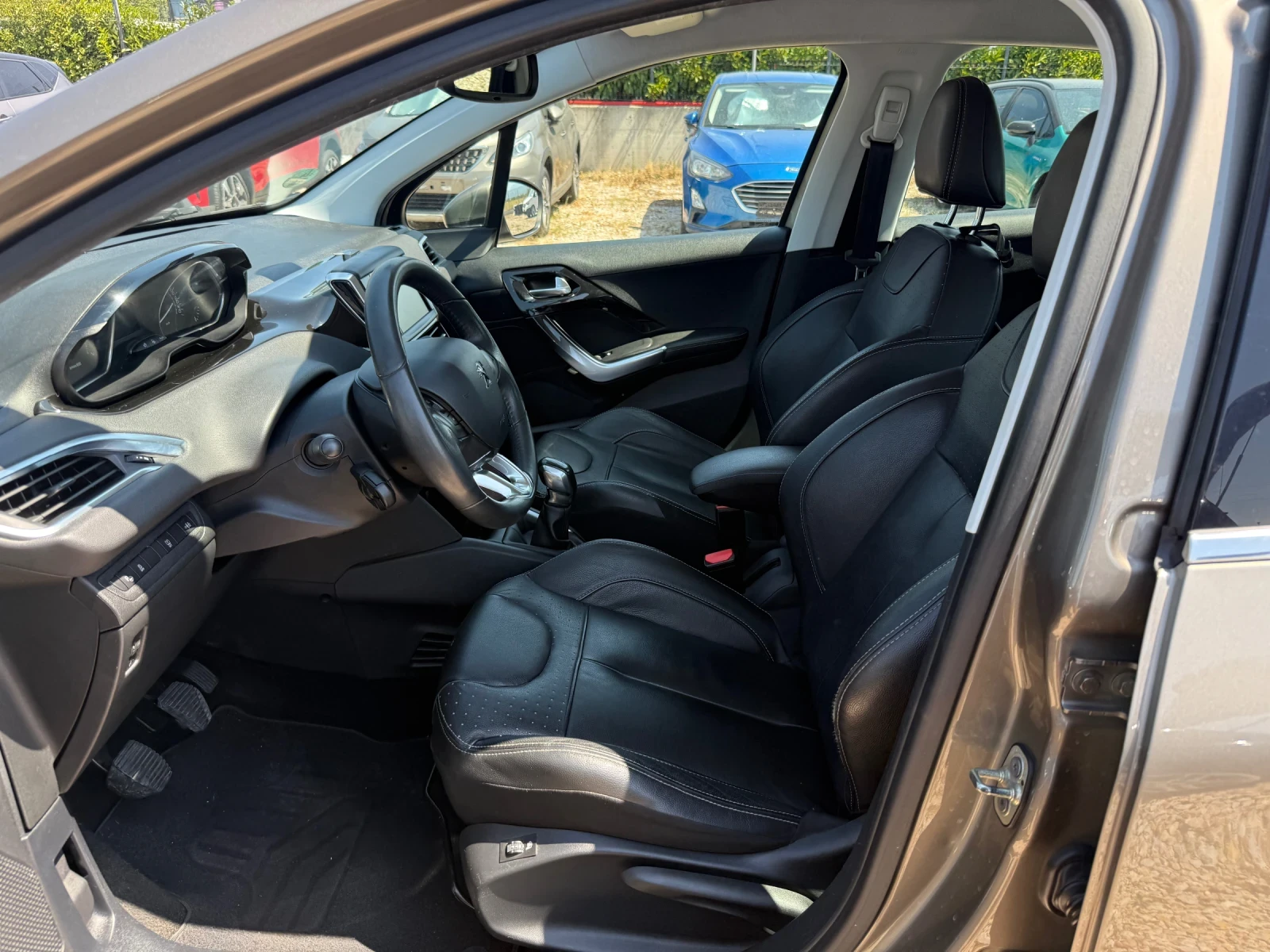 Peugeot 208 1.2/Allure/Full option/360* /Euro6, снимка 7 - Автомобили и джипове - 55941390