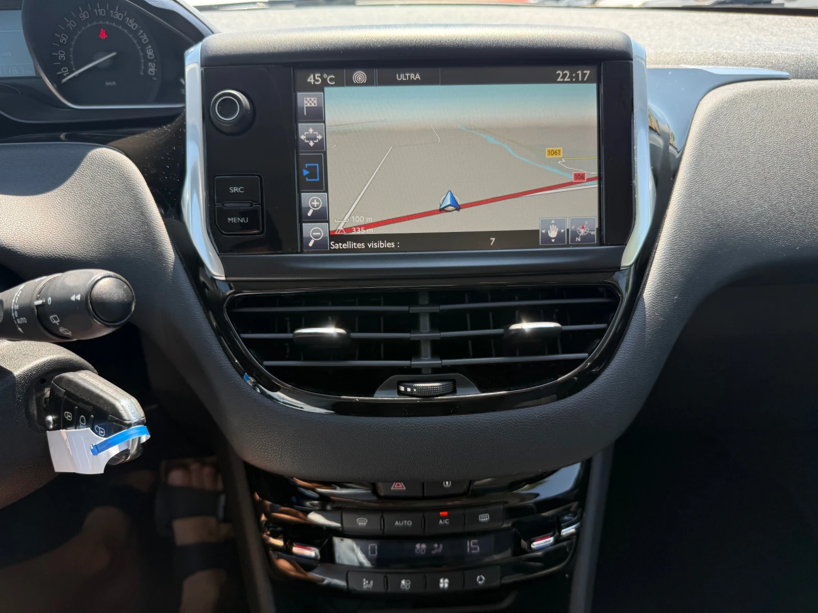Peugeot 208 1.2/Allure/Full option/360* /Euro6, снимка 13 - Автомобили и джипове - 55941390