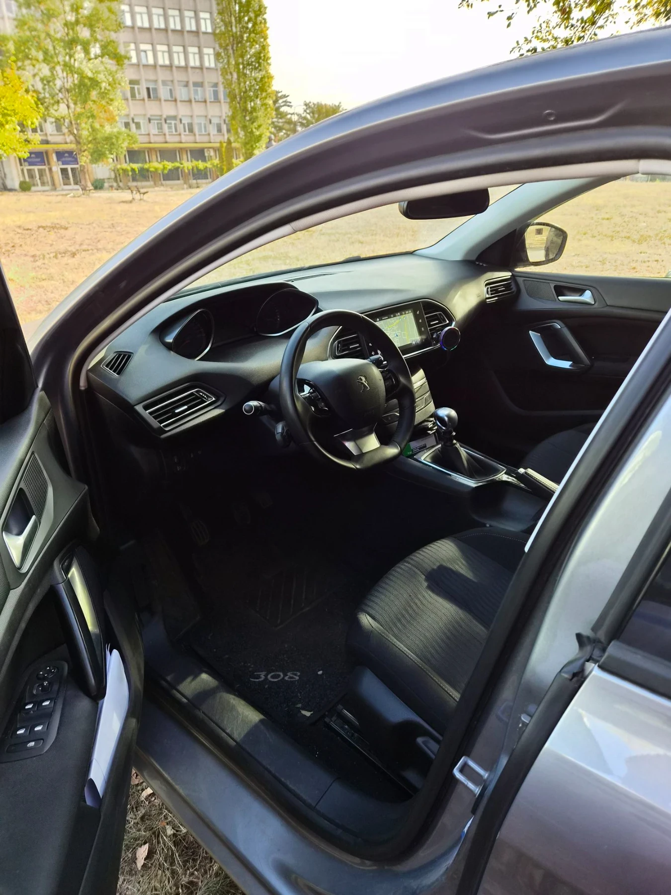 Peugeot 308 Комби sw, снимка 3 - Автомобили и джипове - 56425179