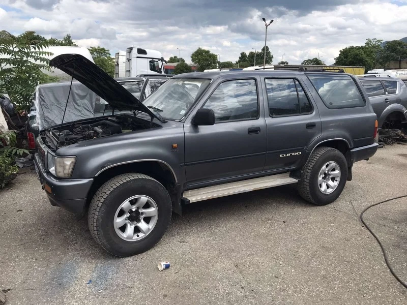 Toyota 4runner 2.4 td, снимка 5 - Автомобили и джипове - 43671739