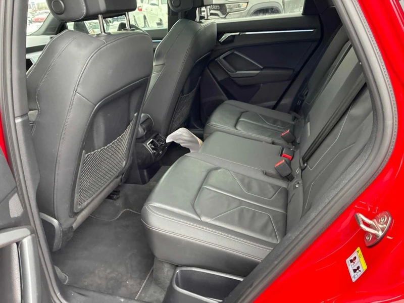 Audi Q3 Progressiv  CARFAX, снимка 13 - Автомобили и джипове - 53108787
