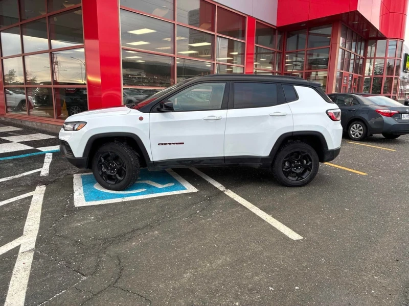 Jeep Compass * Trailhawk * CARFAX * ЗАДНА КАМЕРА * ПОДГРЕВИ, снимка 2 - Автомобили и джипове - 53251890