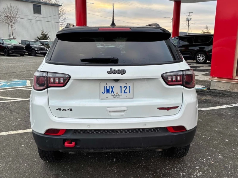 Jeep Compass * Trailhawk * CARFAX * ЗАДНА КАМЕРА * ПОДГРЕВИ, снимка 4 - Автомобили и джипове - 53251890