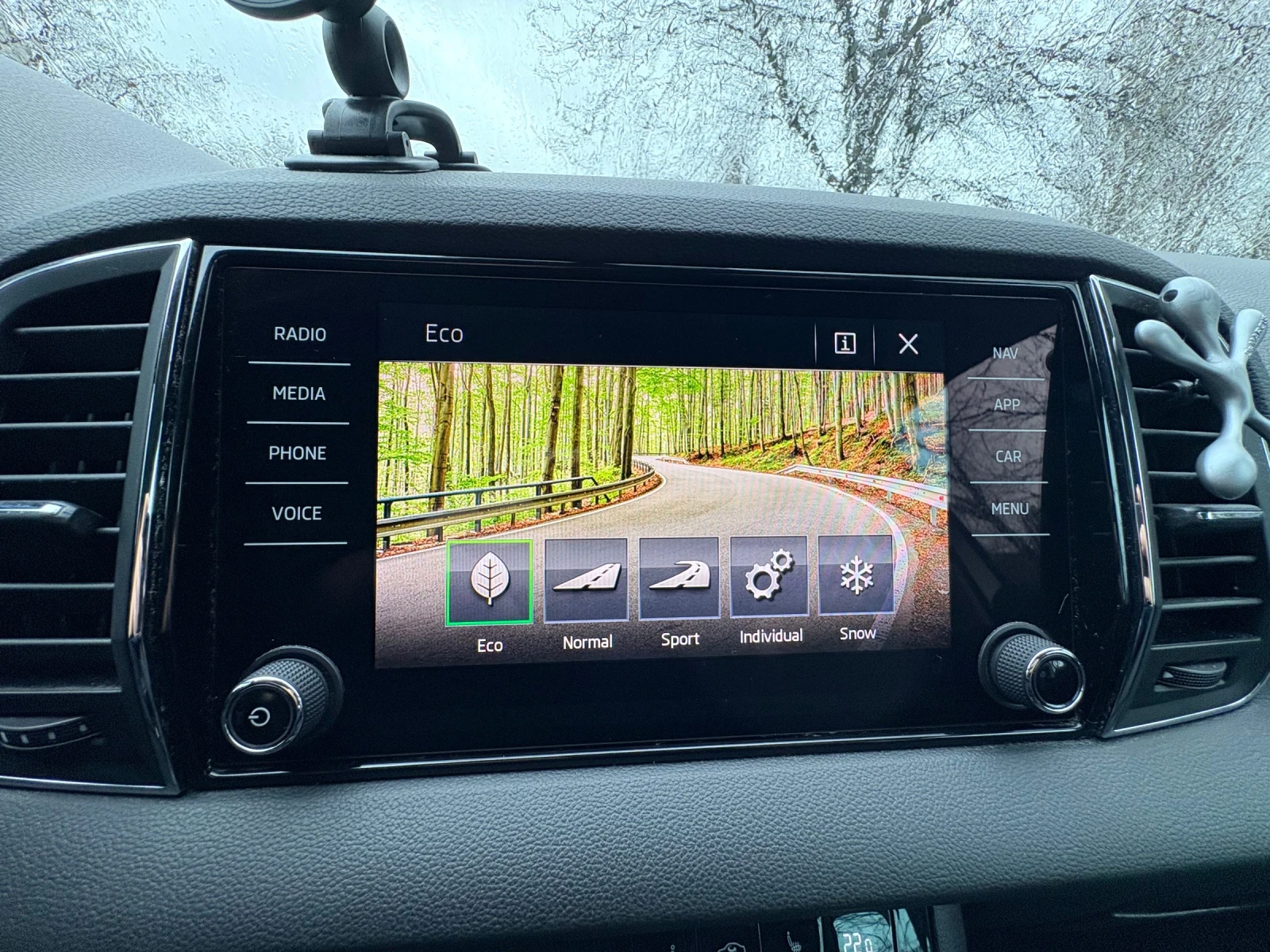 Skoda Karoq STYLE 2.0 TDI-CR/4�4/110kW/150�.�./7 DSG | Mobile.bg � ����������� 12