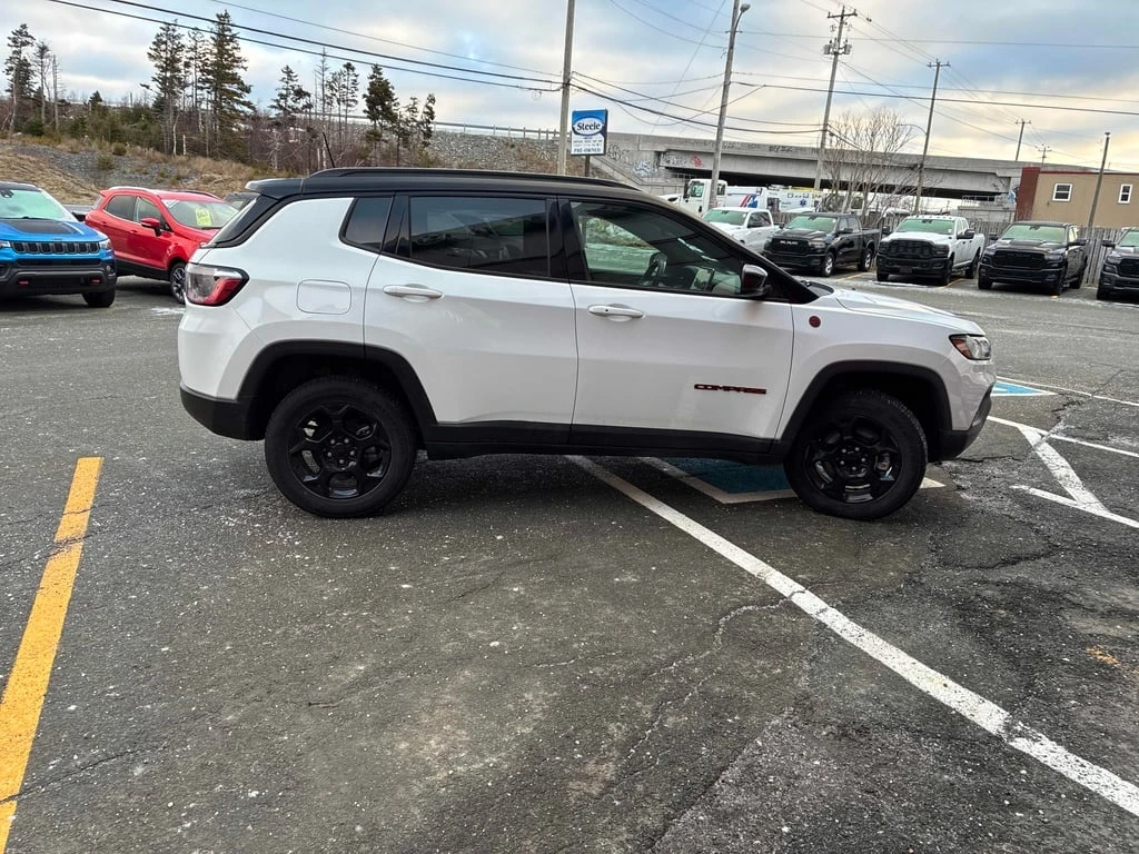 Jeep Compass * Trailhawk * CARFAX * ЗАДНА КАМЕРА * ПОДГРЕВИ - изображение 3