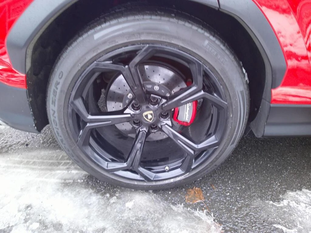 Lamborghini Urus  - изображение 6