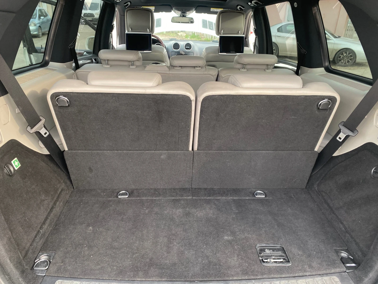 Mercedes-Benz GL 550, снимка 16 - Автомобили и джипове - 53929649