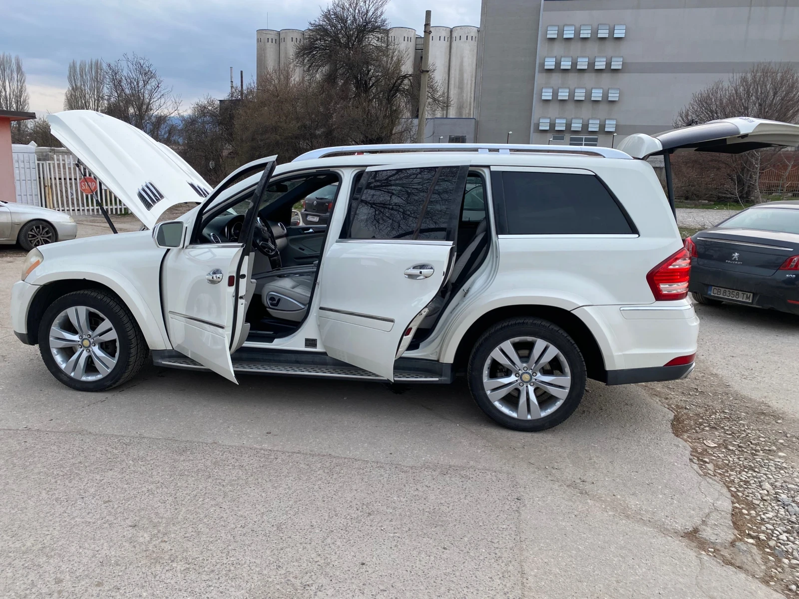 Mercedes-Benz GL 550, снимка 7 - Автомобили и джипове - 53929649