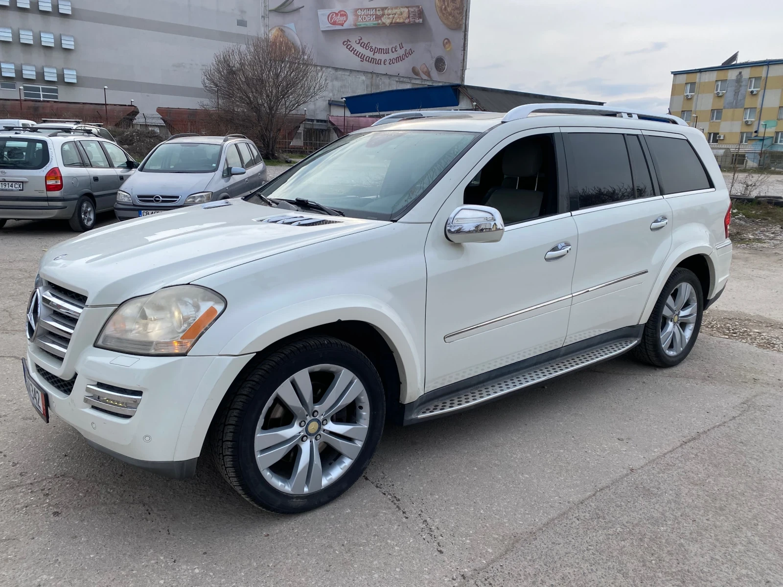 Mercedes-Benz GL 550, снимка 3 - Автомобили и джипове - 53929649