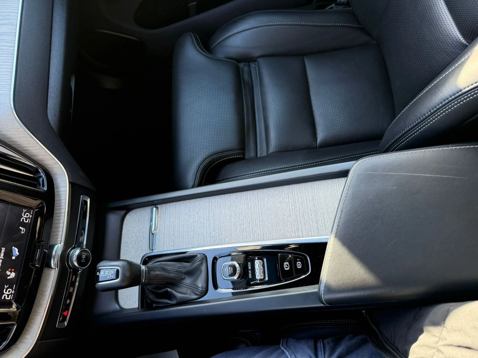 Volvo XC60 Inscription* 360камери* Подгрев* обдух* HUD* Keyle, снимка 10 - Автомобили и джипове - 54077745