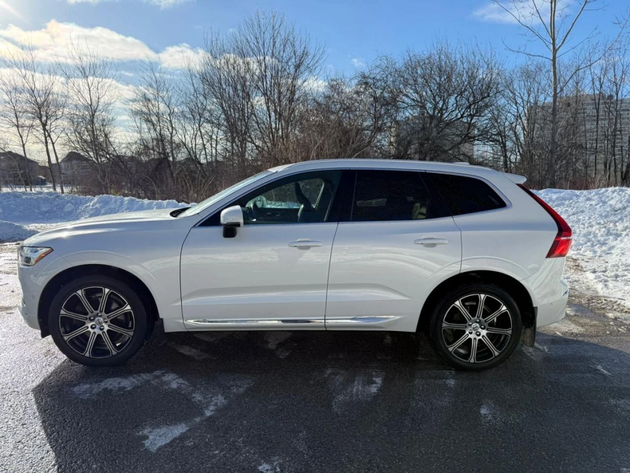 Volvo XC60 Inscription* 360камери* Подгрев* обдух* HUD* Keyle, снимка 4 - Автомобили и джипове - 54077745