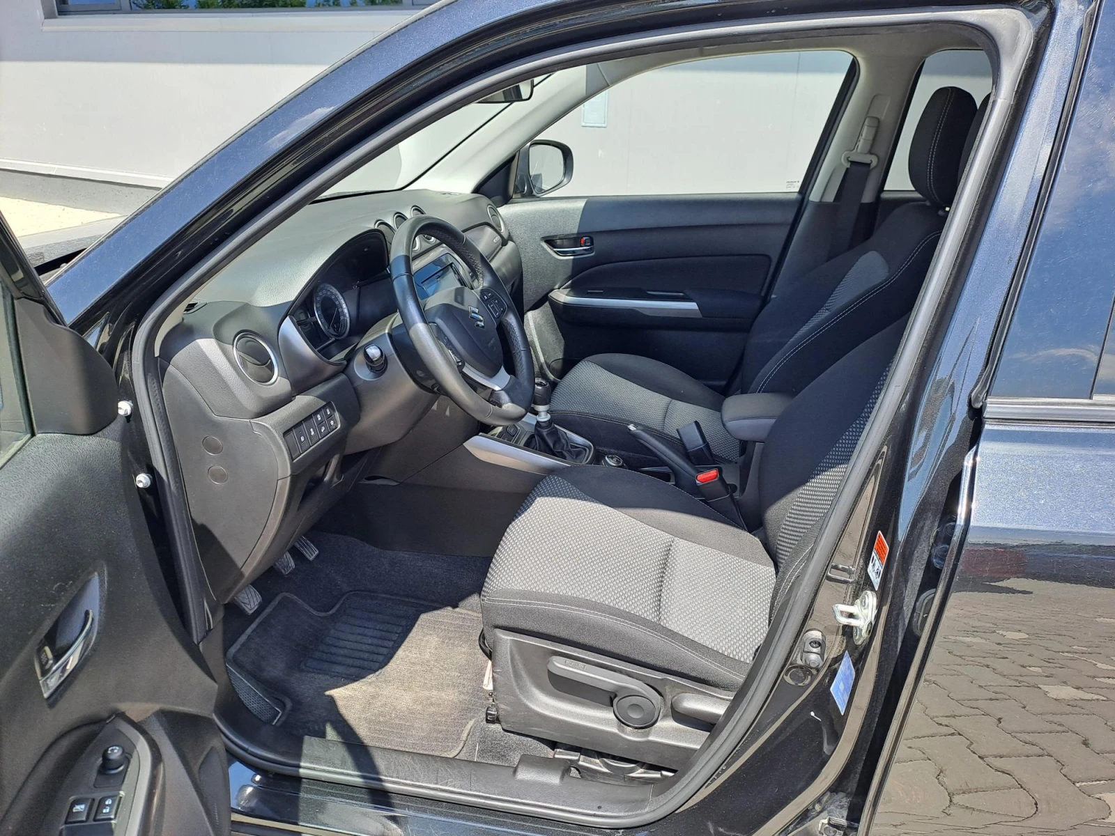 Suzuki Vitara 1.4 GL+ MHEV Booster Jet 4X4 Лятна Промоция, снимка 10 - Автомобили и джипове - 55112746