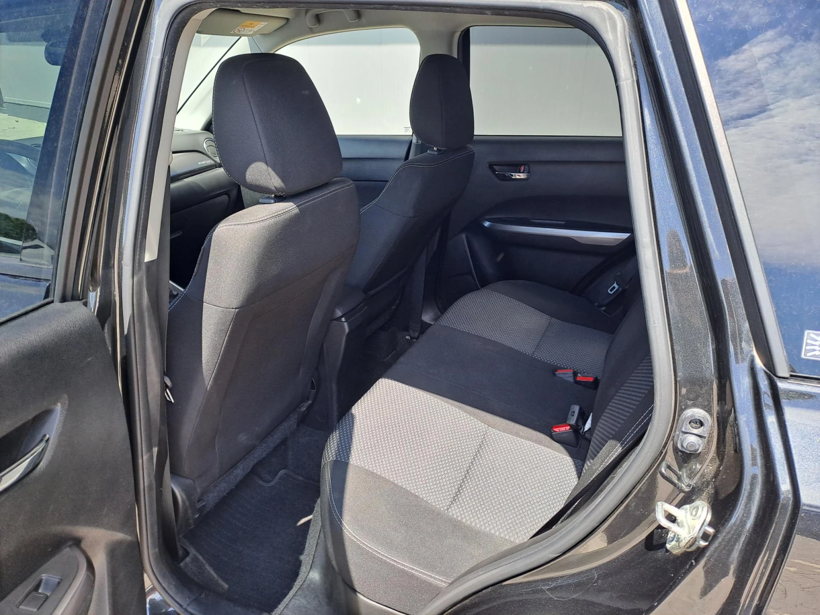 Suzuki Vitara 1.4 GL+ MHEV Booster Jet 4X4 Лятна Промоция, снимка 9 - Автомобили и джипове - 55112746