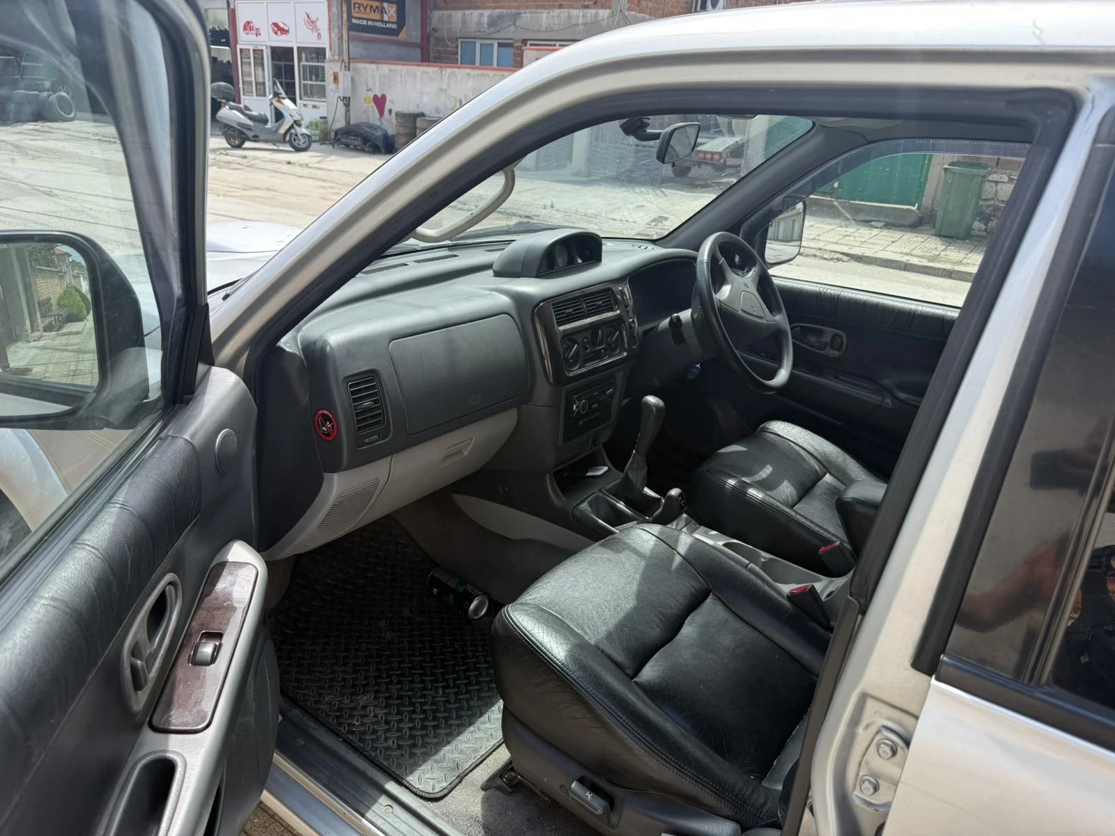 Mitsubishi Pajero sport, снимка 5 - Автомобили и джипове - 55202350