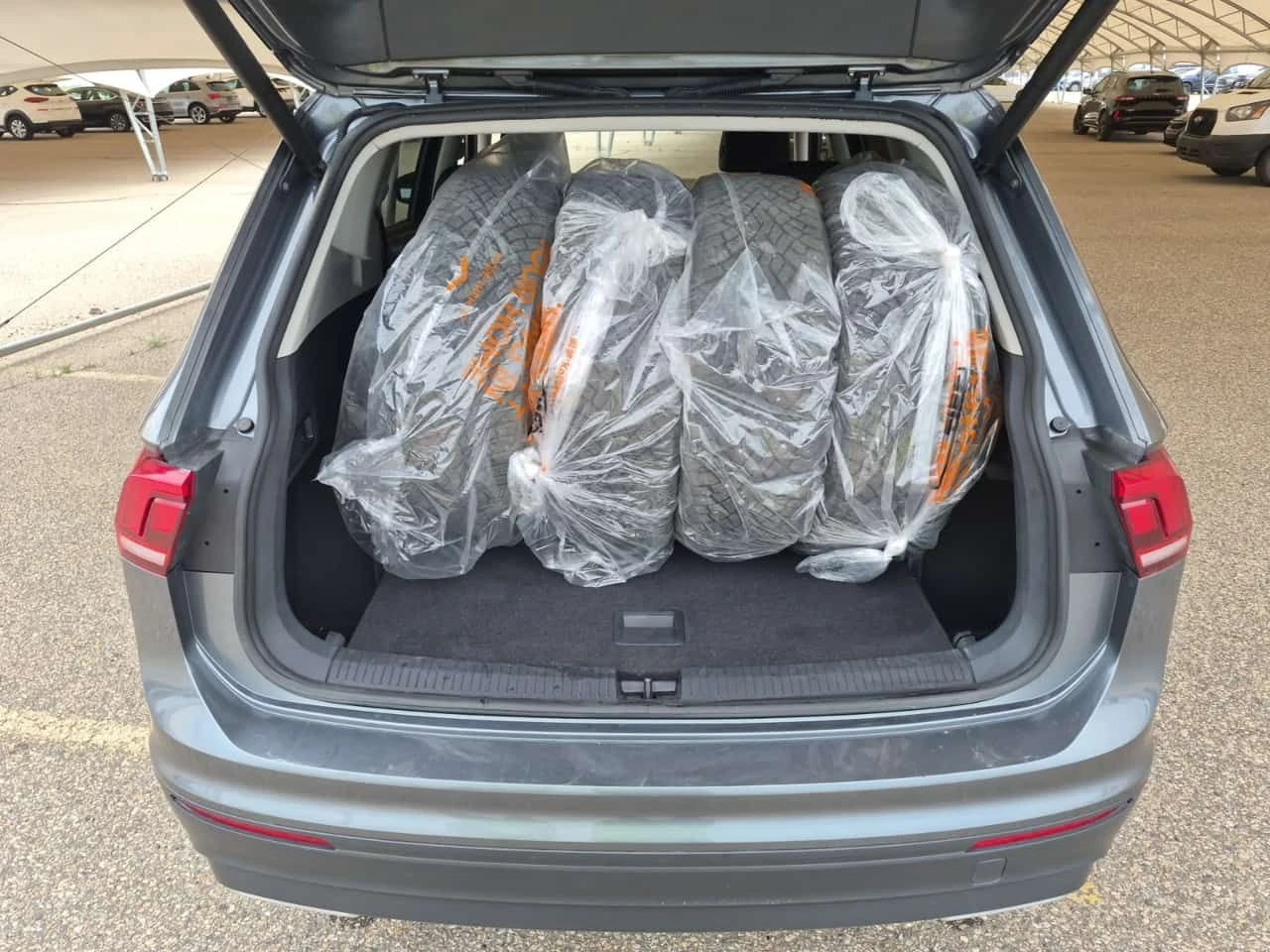 VW Tiguan * COMFORTLINE * CARFAX * 2 ����� * BLIND SPOT *  | Mobile.bg � ����������� 13