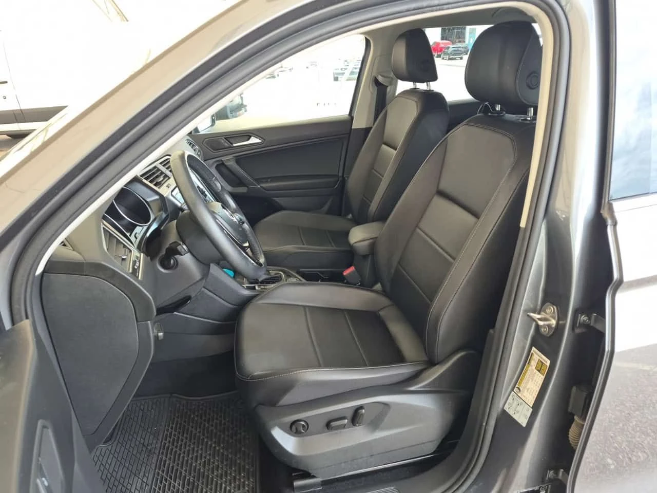 VW Tiguan * COMFORTLINE * CARFAX * 2 ����� * BLIND SPOT *  | Mobile.bg � ����������� 5