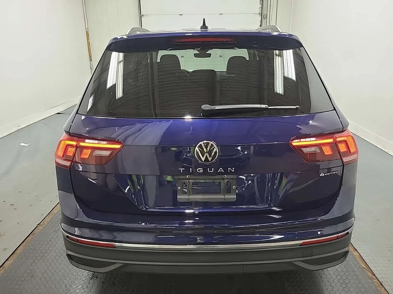 VW Tiguan * CARFAX * АВТОКРЕДИТ БЕЗ ПЪРВОНАЧАЛНА ВНОСКА, снимка 6 - Автомобили и джипове - 55460168