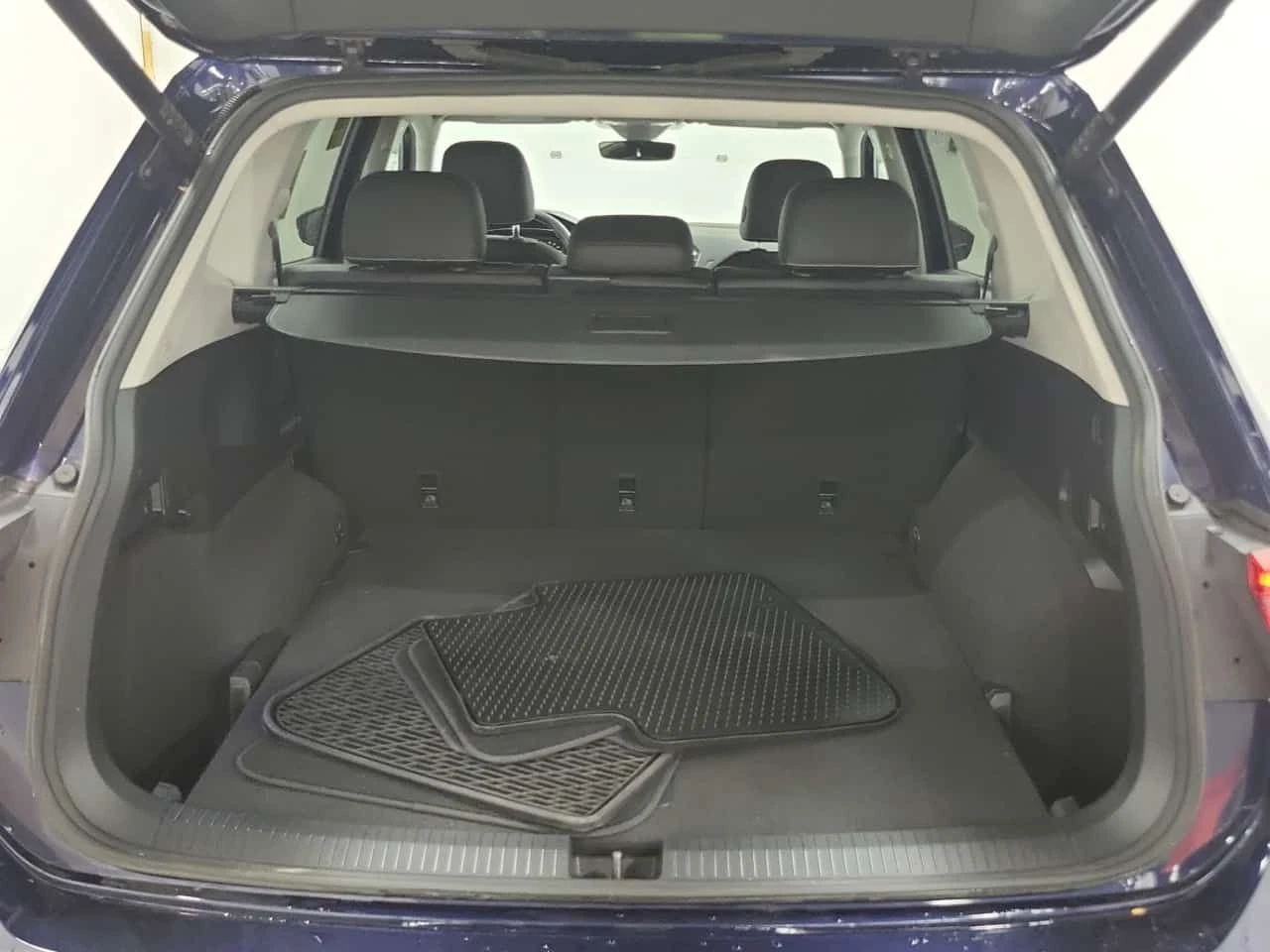 VW Tiguan * CARFAX * АВТОКРЕДИТ БЕЗ ПЪРВОНАЧАЛНА ВНОСКА, снимка 15 - Автомобили и джипове - 55460168