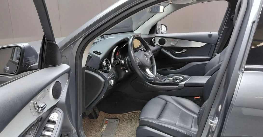 Mercedes-Benz GLC 350 * АВТО КРЕДИТ* ЦЕНА ДО БГ * , снимка 6 - Автомобили и джипове - 55465283