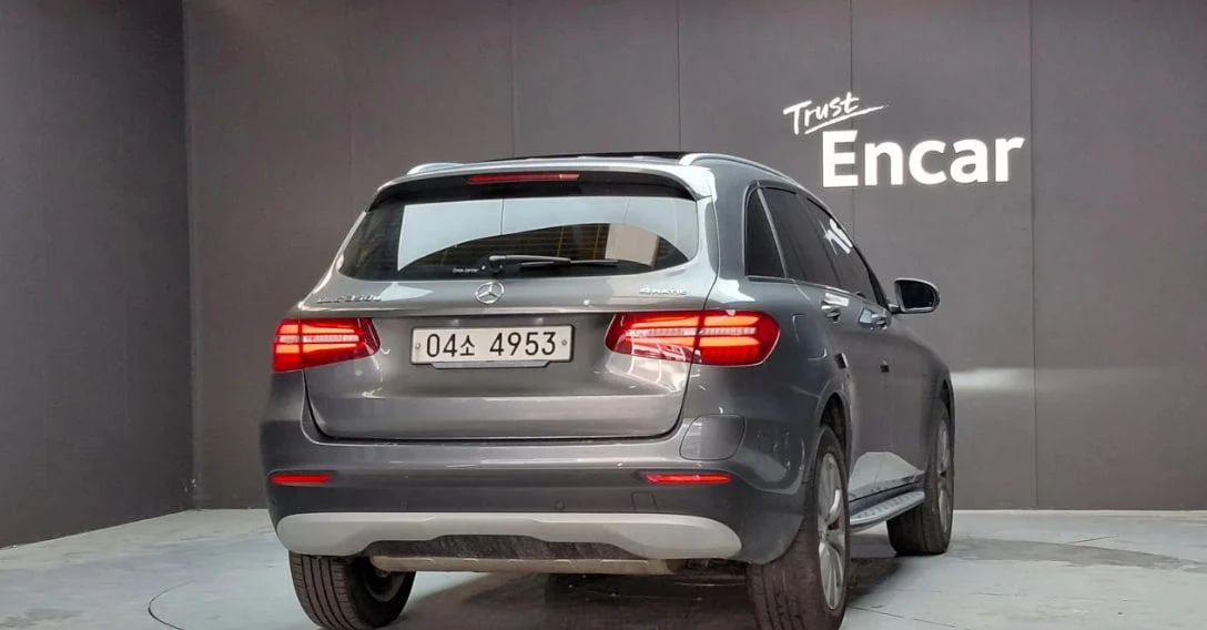 Mercedes-Benz GLC 350 * АВТО КРЕДИТ* ЦЕНА ДО БГ * , снимка 4 - Автомобили и джипове - 55465283