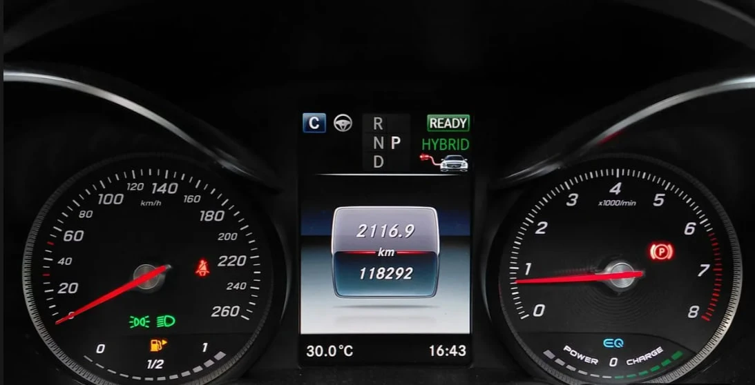 Mercedes-Benz GLC 350 * АВТО КРЕДИТ* ЦЕНА ДО БГ * , снимка 9 - Автомобили и джипове - 55465283