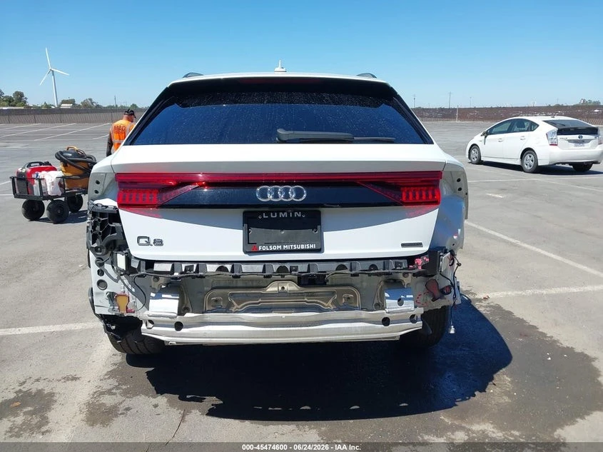 Audi Q8 55TFSI* QUATTRO* КОЖА* ПОДГРЕВ* ПАНОРАМА* КАМЕРА* , снимка 16 - Автомобили и джипове - 56203854