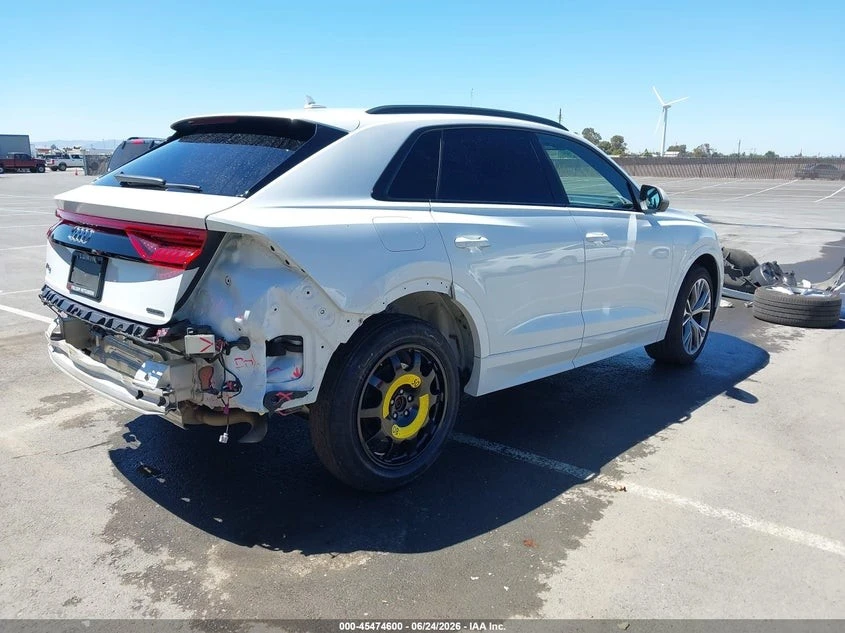 Audi Q8 55TFSI* QUATTRO* КОЖА* ПОДГРЕВ* ПАНОРАМА* КАМЕРА* , снимка 4 - Автомобили и джипове - 56203854